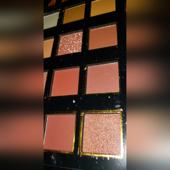 š„Flamin' HOT Cheetos Eyeshadow Palette 12 Shade LIMITED EDITIONš„ - Picture 10 of 15
